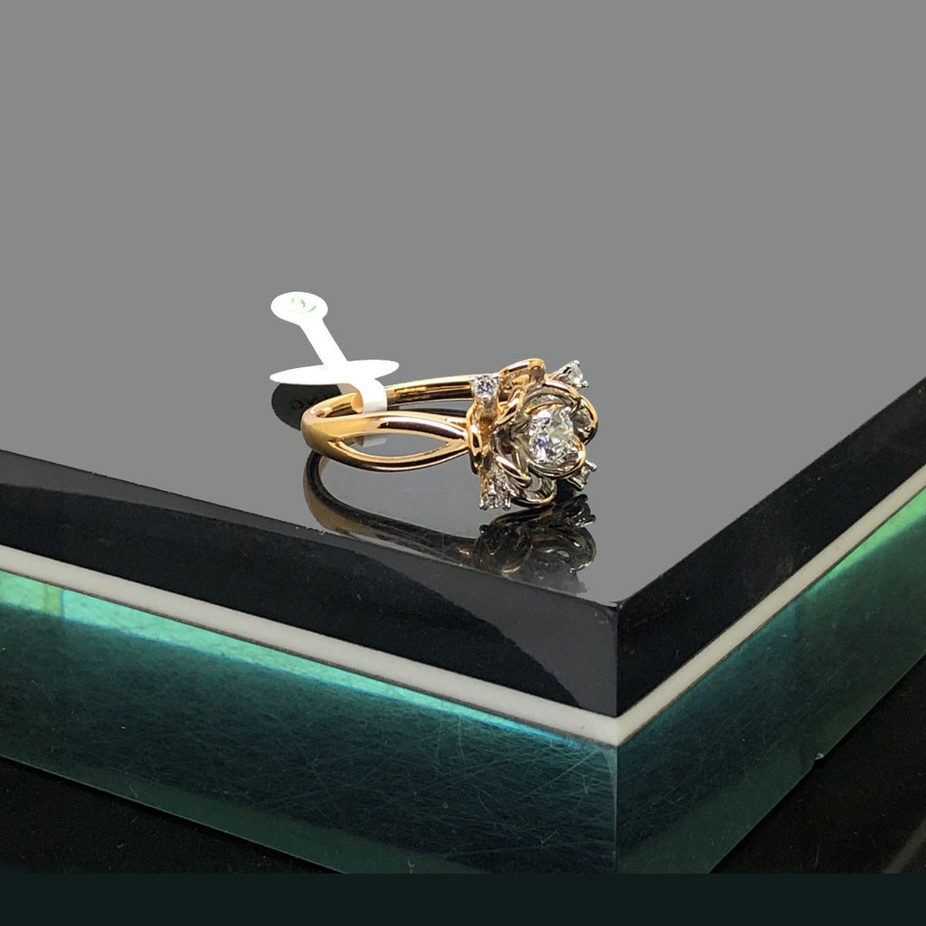 Elegant Floral Gold Diamond Ring