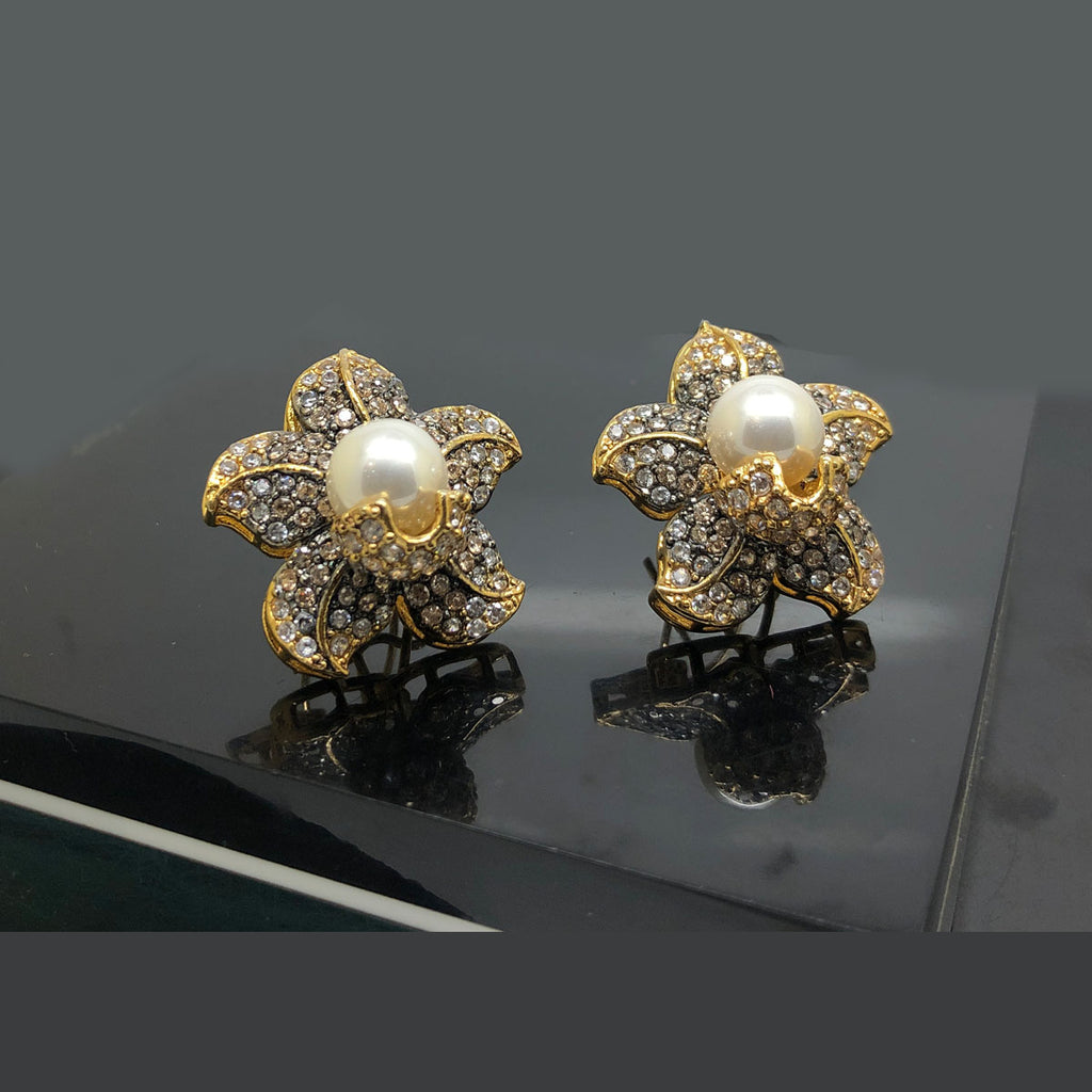 Luxurious Pearl Flower Earrings