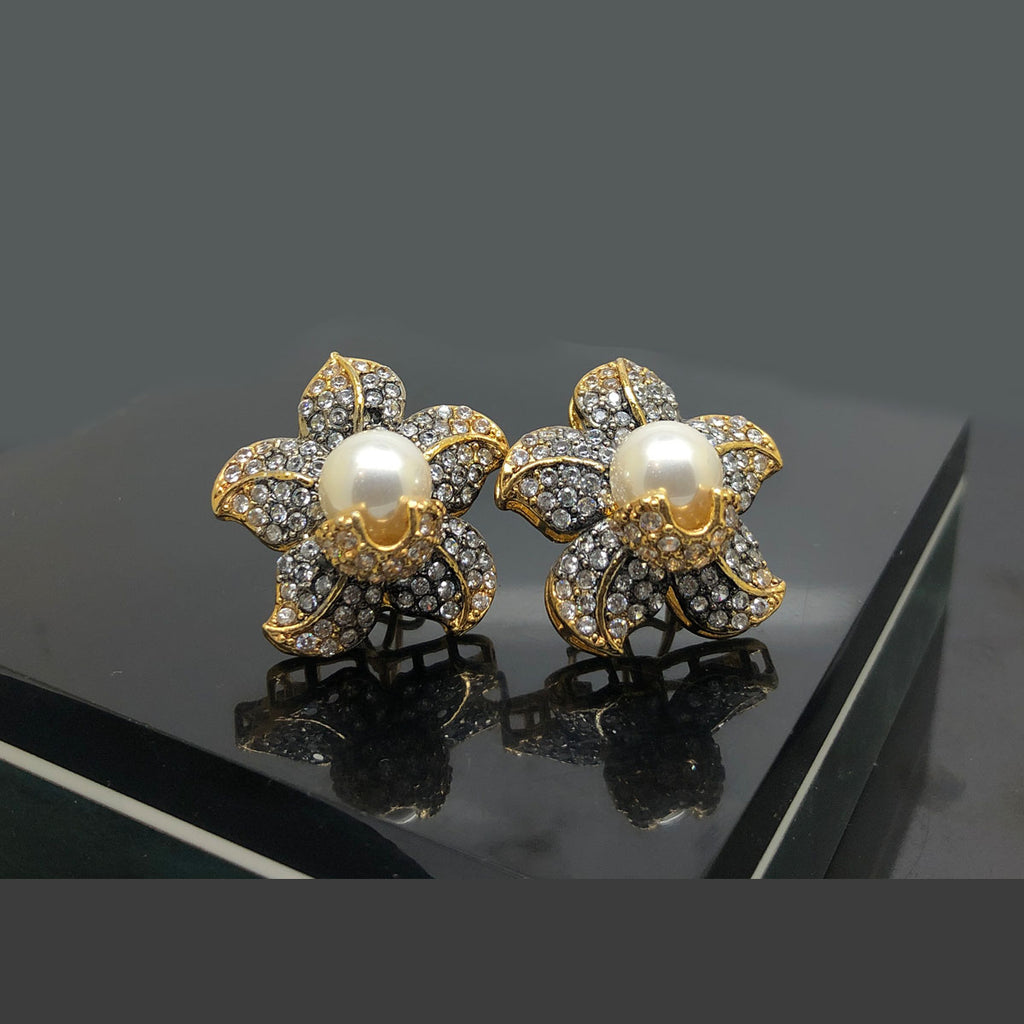 Luxurious Pearl Flower Earrings