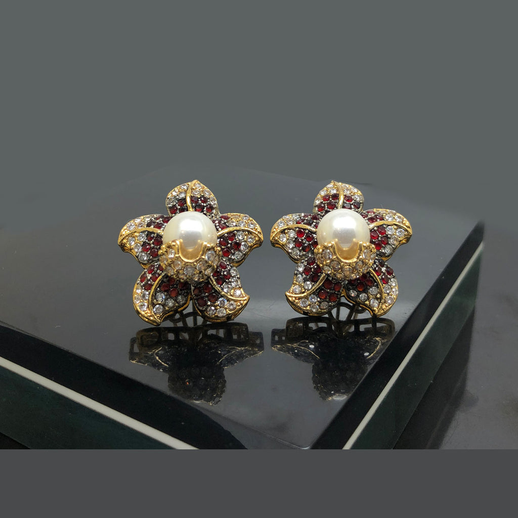 Luxurious Pearl Flower Earrings