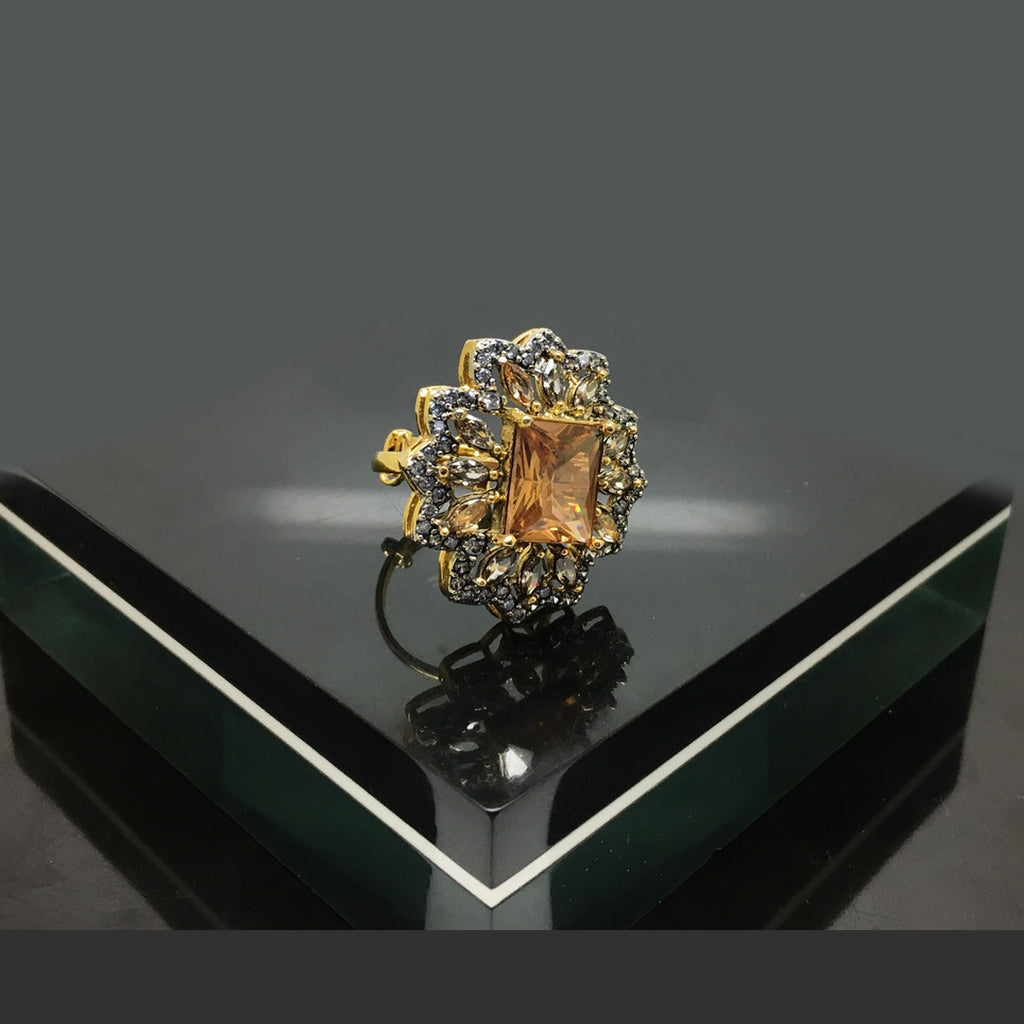 Luxury Rectangular Amber Stone Gold Ring